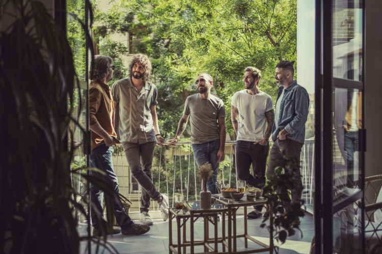 Izal añaden seis nuevas fechas a su gira “Hogar”