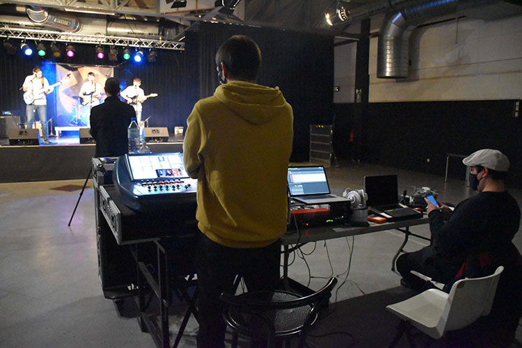 Músicos emergentes de Barcelona Pedrera 3.8 os espera