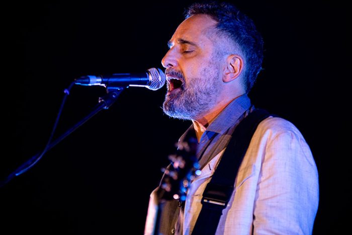Jorge Drexler adelanta lo que será su nuevo disco con “Toco Madera”