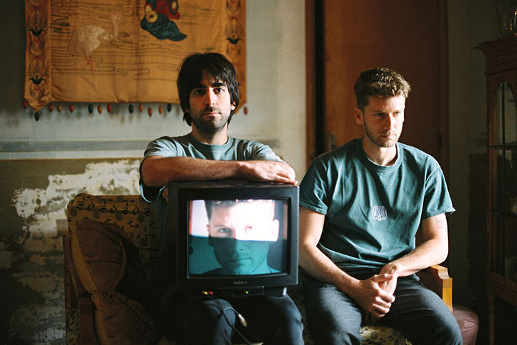 b1n0 y Marina Herlop trabajan juntos en el single "AHH!"