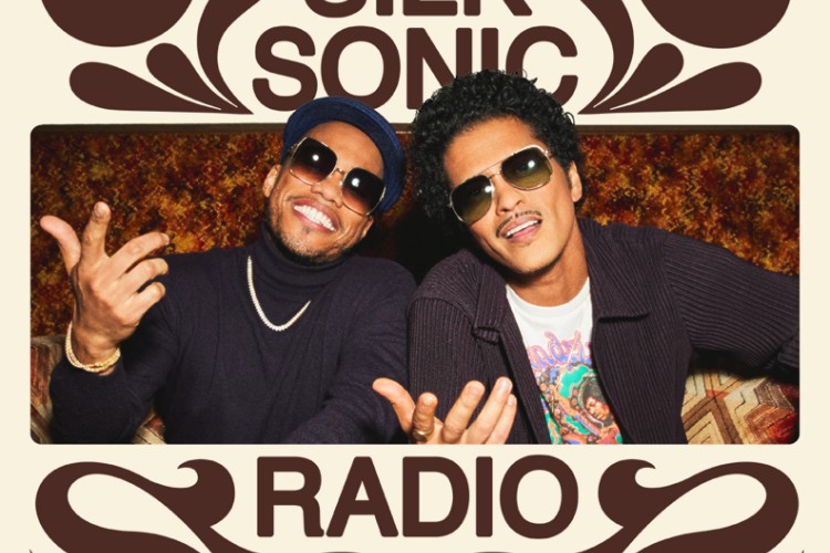 Bruno Mars y Anderson .Paak se estrenan en la radio con "An Evening With Silk Sonic"