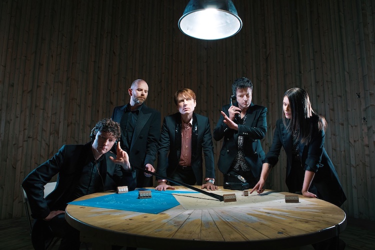 Franz Ferdinand anuncian "greatest hits" y estrenan "Billie Goodbye"