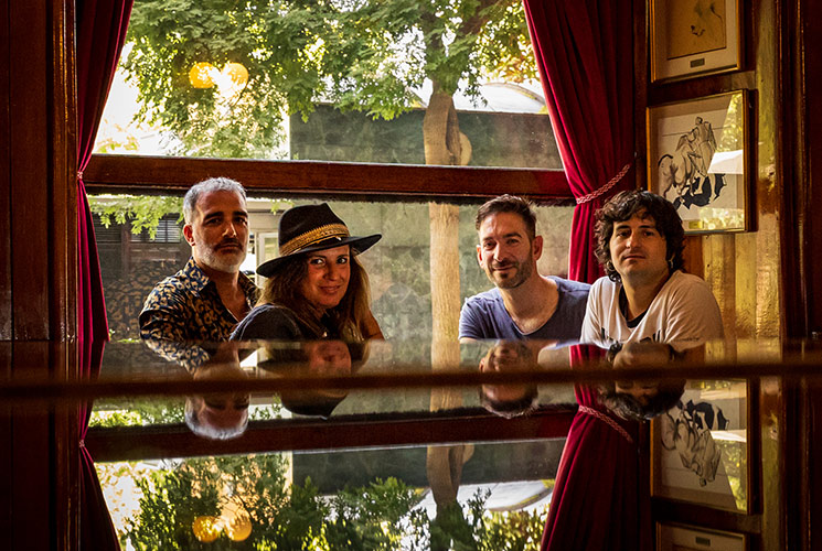 Bicho Raro estrenan el video "Sálvate a ti mismo" junto a Rebeca Jiménez