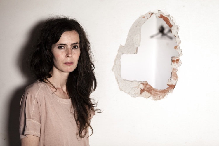 "Beti saiatzen naiz hitzen musika aurkitzen, baita musikaren hitzak ere"