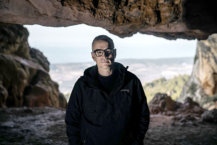 Xavi Sarrià colabora con Pep Gimeno y Ahmed Touzani en "La nit ferida"