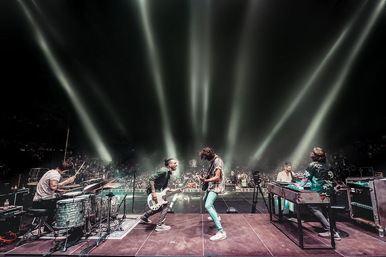 Izal anuncian un parón indefinido al acabar la gira “Hogar”