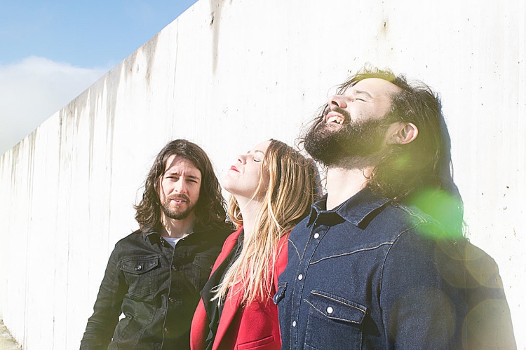 “Escucho la melodía, cierro los ojos y me inclino por un idioma u otro, es intuitivo”