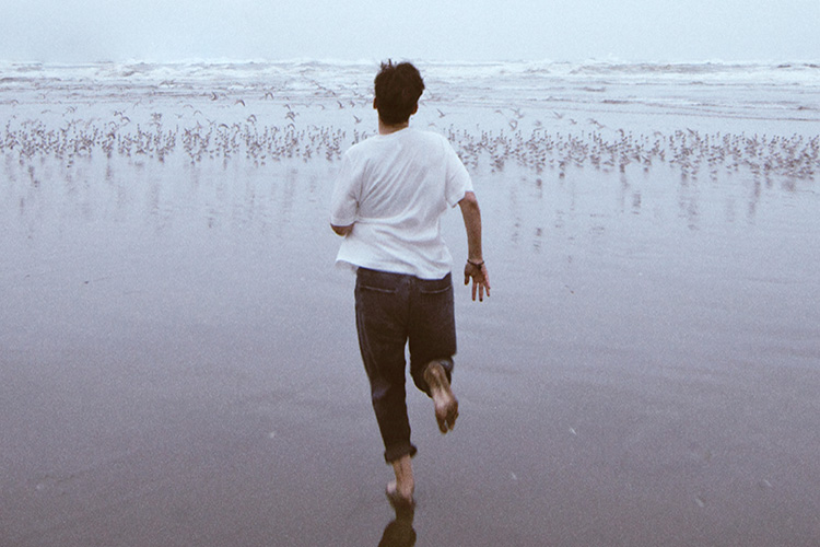 Estrenamos “Buena Suerte Muchacha”, nueva canción de Rubio