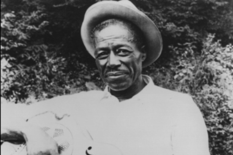 Dan Auerbach publicará en su sello un disco inédito de Son House