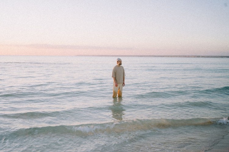 “Com estimar un mirall”, el nuevo single de Salvatge Cor