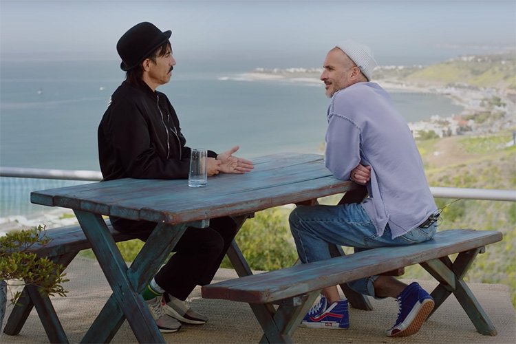 Antony Kiedis charla una hora sobre “Unlimited Love” con Zane Lowe