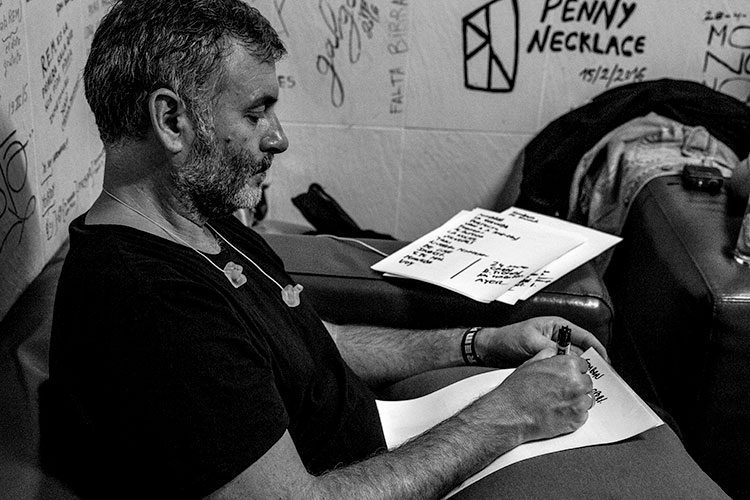 Entrevista con Jorge Martí de La Habitación Roja por su libro “Canción de amor definitiva”