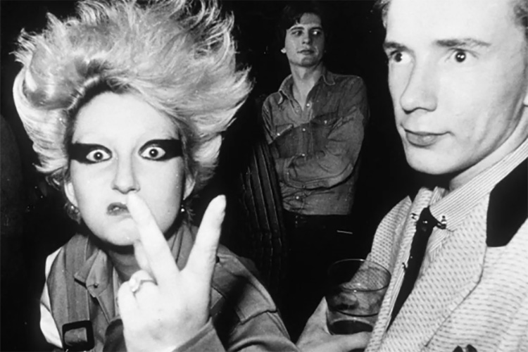 Jordan Mooney, ícono del punk en los años setenta, muere a los 66 años