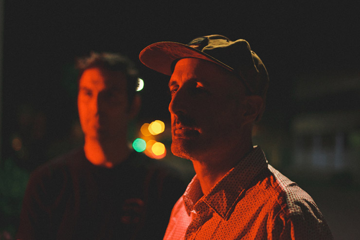 Oniomanía, último adelanto de Bisagra