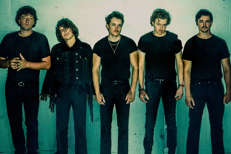 “Bowie, T. Rex, Iggy Pop y Mott The Hoople influyen en cada álbum”