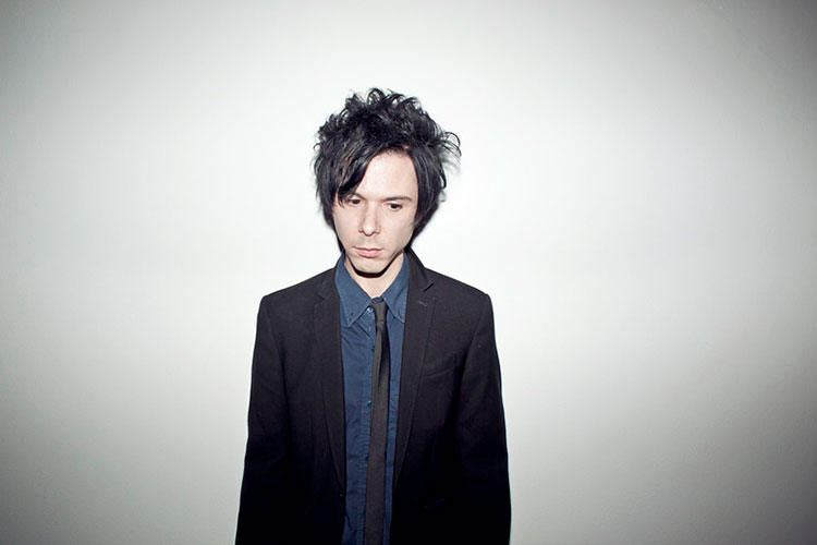 Nick Zinner (Yeah Yeah Yeahs) apuesta por las cuerdas y lo instrumental