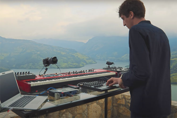 “Producir música electrónica es bastante excitante, uno mismo puede ser una banda"