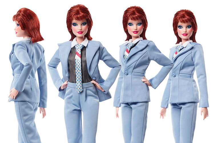Barbie rinde homenaje al Bowie de “Life On Mars”