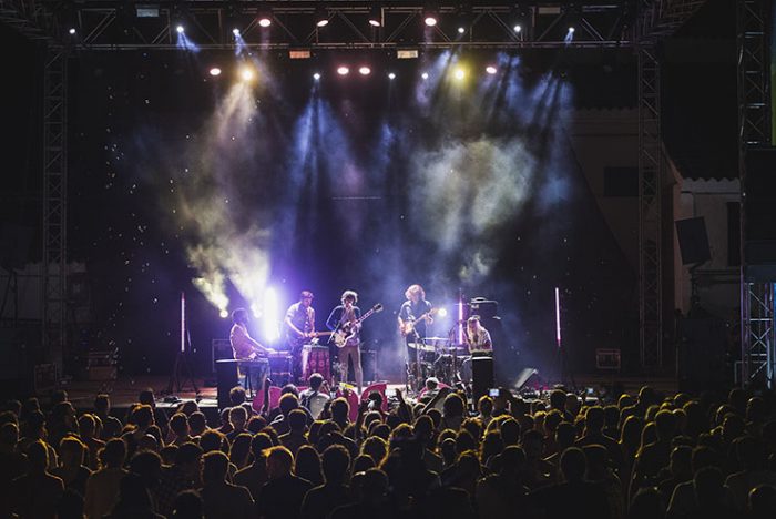 Queralt Lahoz y Salma cantan al amor secreto en “Lo Volvería a Hacer”