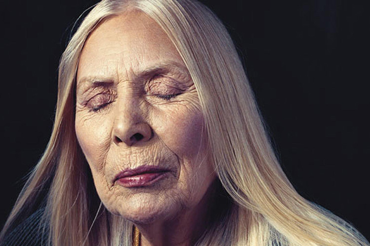 Joni Mitchell habla sobre su aparición sorpresa en el Newport Folk Festival