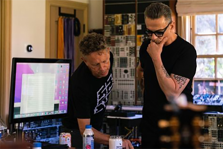 Dave Gahan y Martin Gore comparten una foto juntos en el estudio