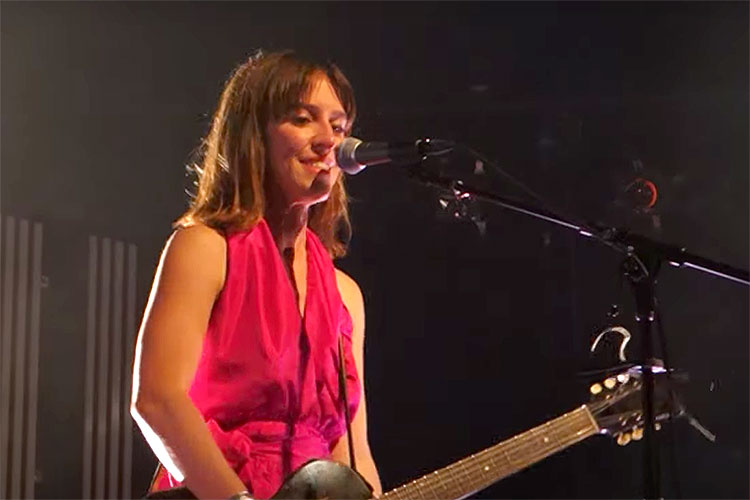 Feist abandona la gira de Arcade Fire