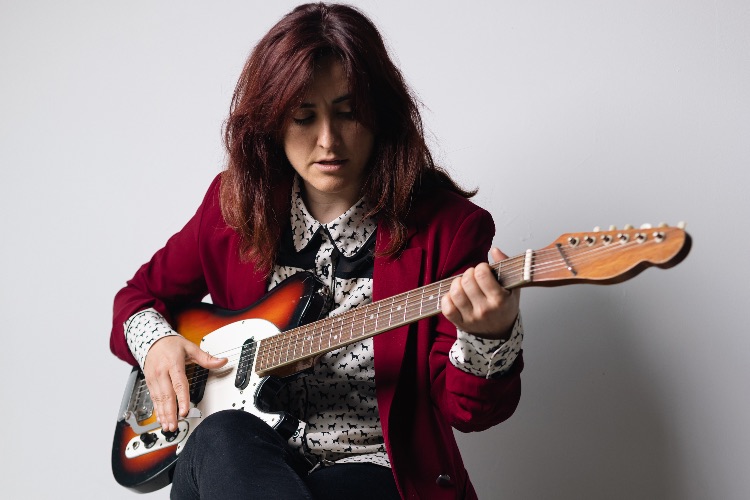 “Nik egiten dakidana abestiak dira eta hori da nire tresna gauzak adierazteko”