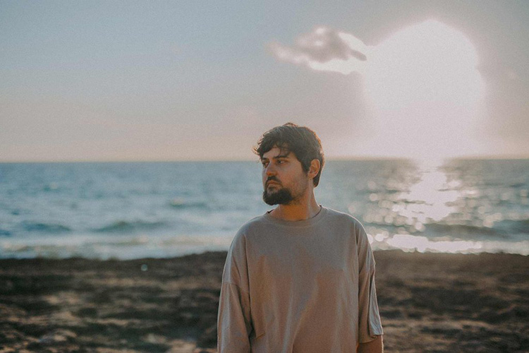 “Volver a las raíces para traerlas al presente”