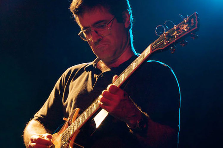 El guitarrista Xavier Julià publica un disco instrumental