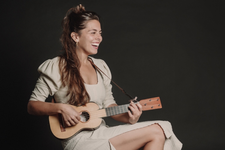 Estrenamos el videoclip de “Na Roseta” de Anna Ferrer con Eliseo Parra
