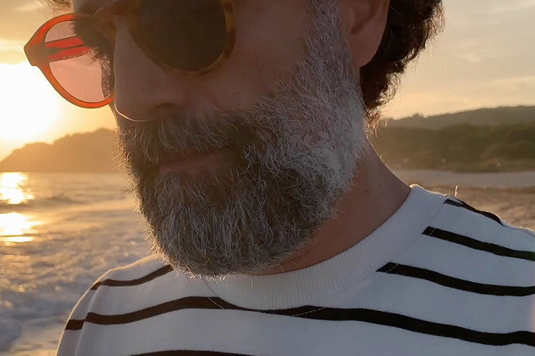 Ya puedes ver el videoclip de “Diente de león” de Pecker