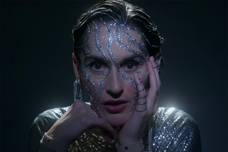 Yelle regresa con un nuevo sencillo titulado “Top Fan”