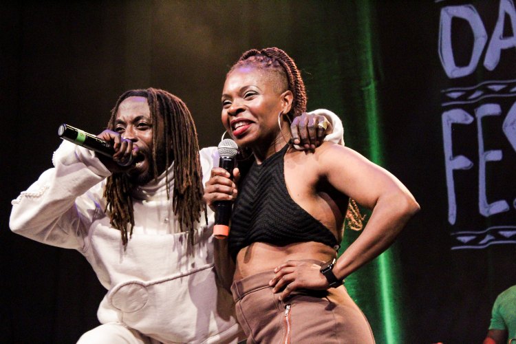 Música, danza, teatro y NO al racismo