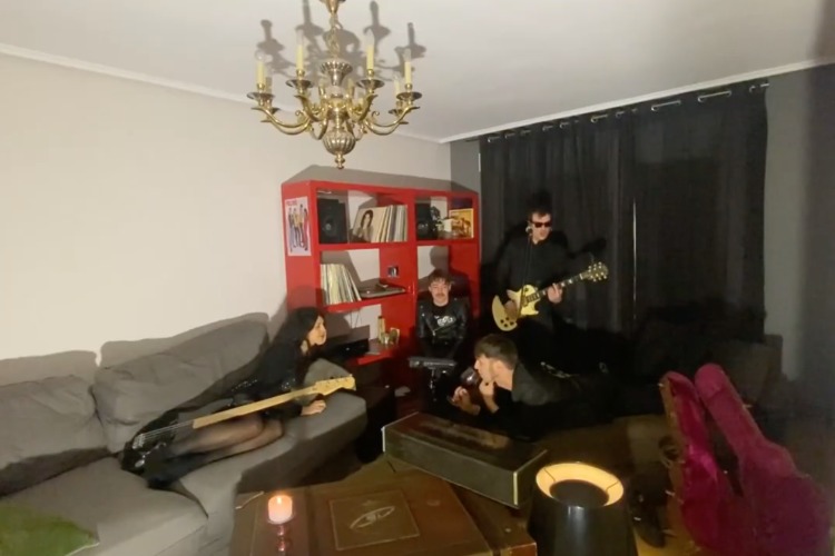 Estrenamos el videoclip de “Norbait hil da hemen” de Feline