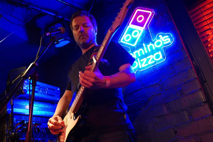 dominos la habitación roja