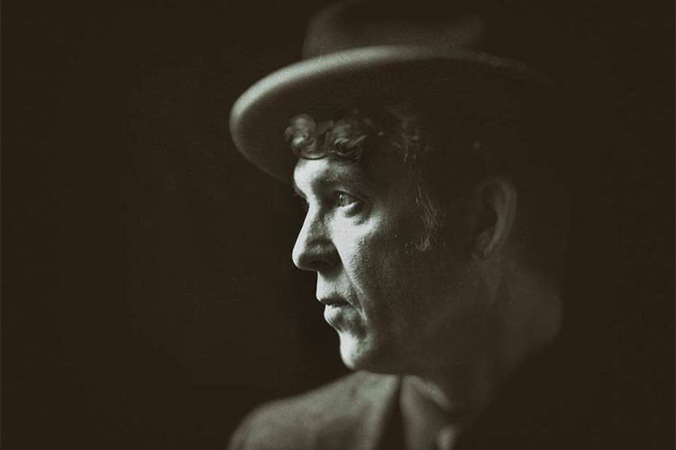 Joe Henry paseará su clase por Barcelona, Bilbao y Madrid