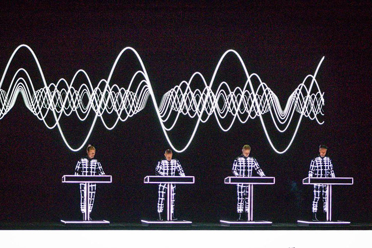 Kraftwerk anuncian una residencia de nueve días en Los Ángeles