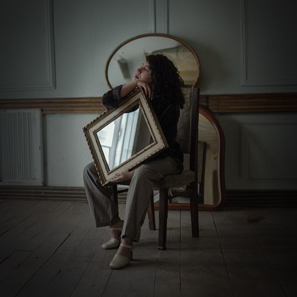 Helena Egea presenta su primer single