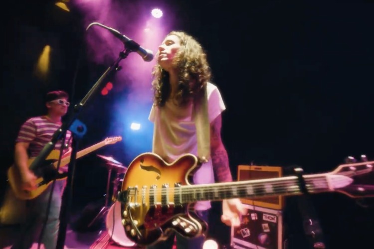 No Soy París presenta el videoclip de “Sábado sangriento”