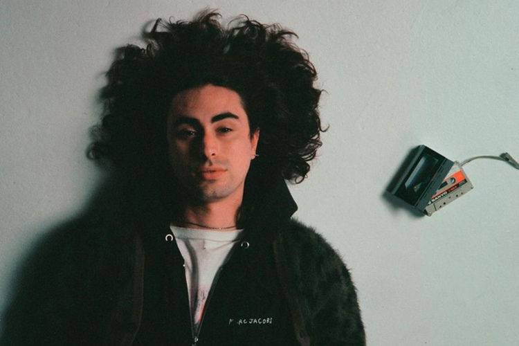 Depresión Sonora lucha entre luz y oscuridad en “estupefacientes”