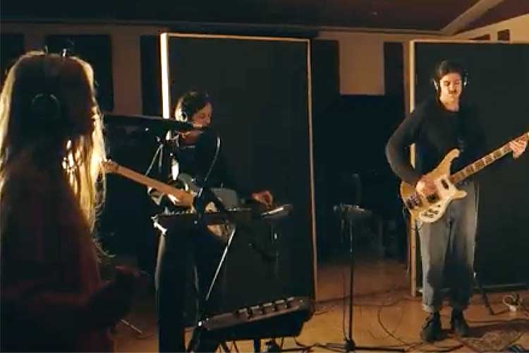 Estreno el vídeo en directo de “Azul [ctrl z]” de Gazella