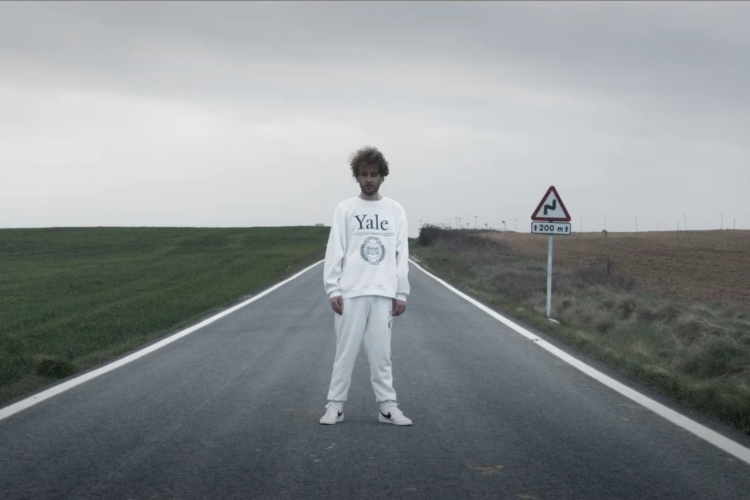 Estrenamos el videoclip de “Al final del día” de Rizos 1000