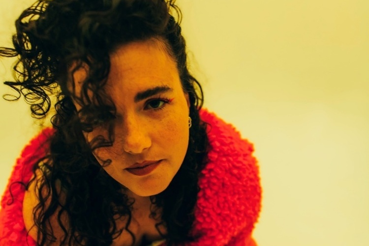 “Too Much Too Little”, el nuevo y bailable single de Georgia