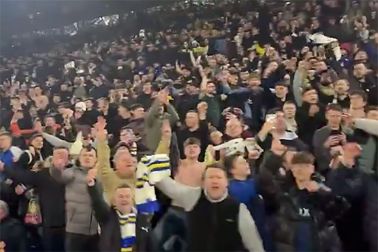 Leeds fans sing Kaiser Chiefs after beating Leicester