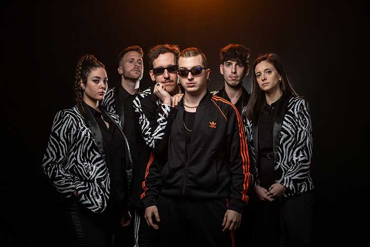 Ortiga vuelve a ritmo de merengue