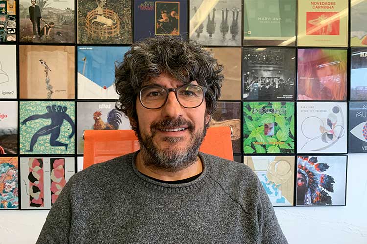 Charlamos con Josiño Carballo, responsable de Ernie Records