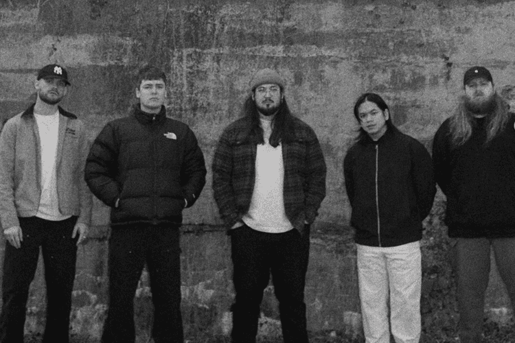 Knocked Loose collaborate with Poppy on “Suffocate” trailer