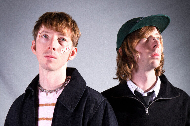 Arc del Triomf sacan a la luz su cara más punk pop