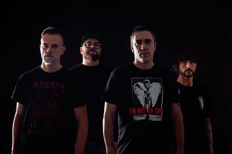 "El rock debería ser siempre contestatario y no conformista"