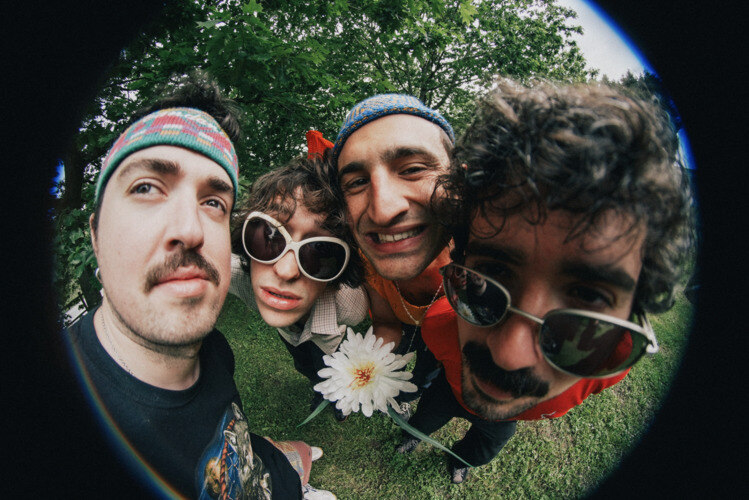 EZEZEZ publican videoclip y nuevas fechas de su gira